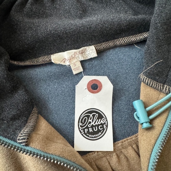 NWT Mystree Fleece Tan Blue Jacket - Picture 2 of 4
